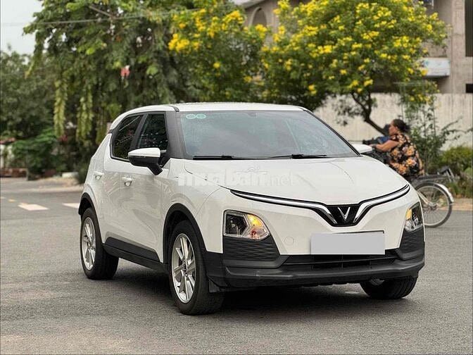 VF5 PLUS 25 - 8.000KM - FREE SẠC KGH