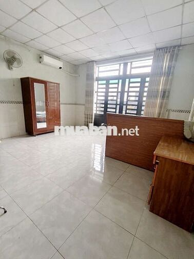 BAN CÔNG FULL NT MỚI TINH GẦN CHỢ HÓC MÔN