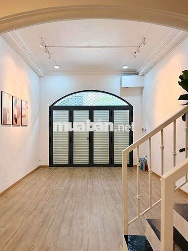 Cho thuê nhà  cổ điển Hoa Lan Phú Nhuận - trệt 4 lầu, DTSD 500m2