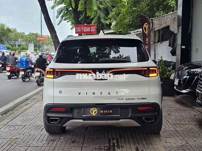 VinFast Lux SA Premium AWD 2021 Trắng 7 chỗ