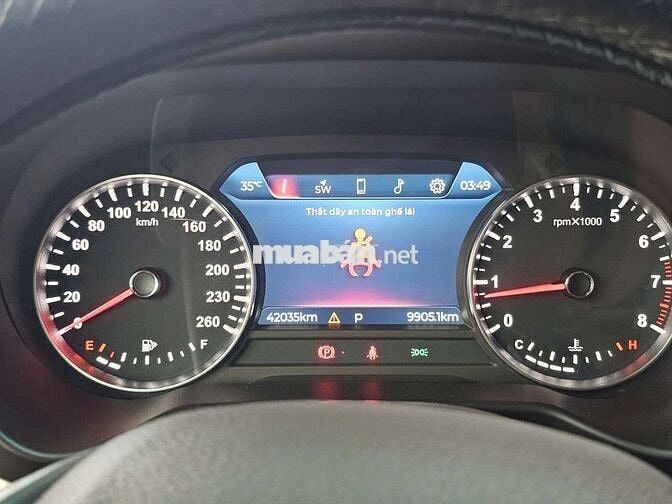 VinFast Lux SA Premium AWD 2021 Trắng 7 chỗ