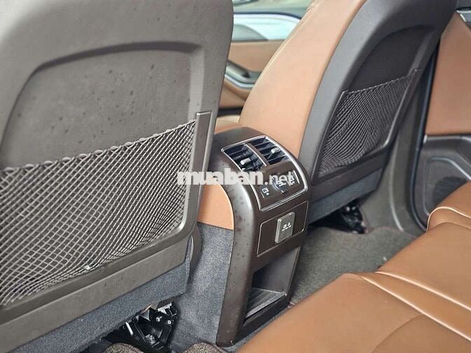 VinFast Lux SA Premium AWD 2021 Trắng 7 chỗ