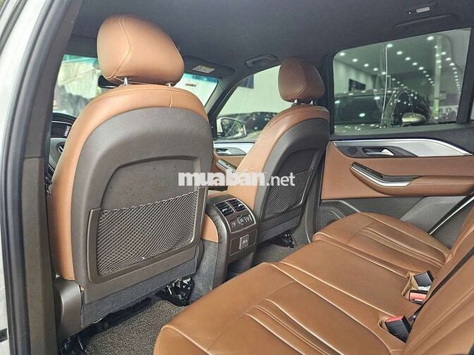 VinFast Lux SA Premium AWD 2021 Trắng 7 chỗ