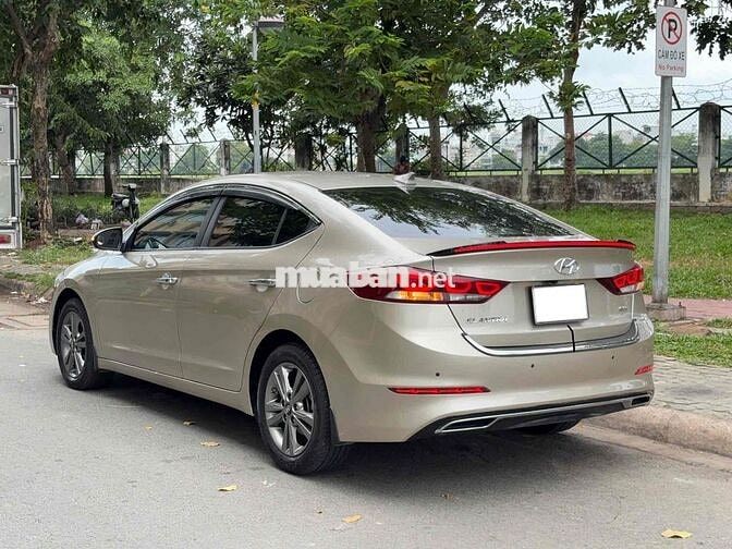 Hyundai Elantra 1.6AT 2019 Vàng cát chỉ 365tr