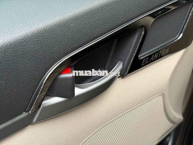 Hyundai Elantra 1.6AT 2019 Vàng cát chỉ 365tr