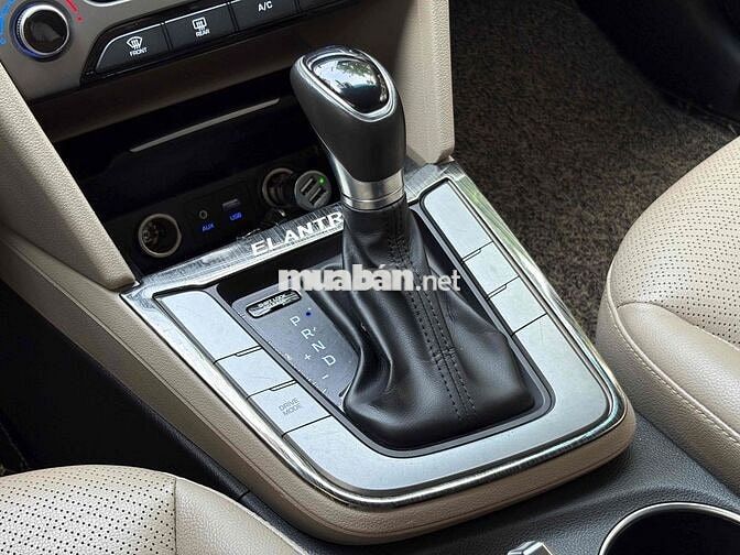 Hyundai Elantra 1.6AT 2019 Vàng cát chỉ 365tr