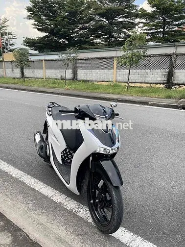 Honda SH 2024 125cc Trắng đen