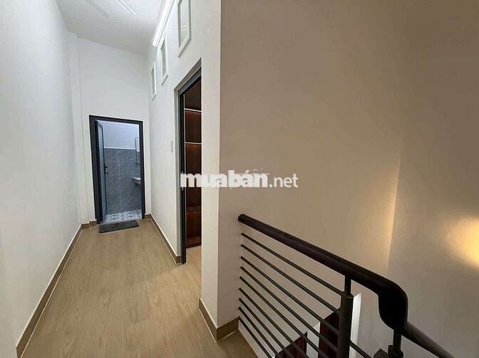 Rẻ hơn trong khu vực, dọn vào ở ngay hẻm xe hơi thông.