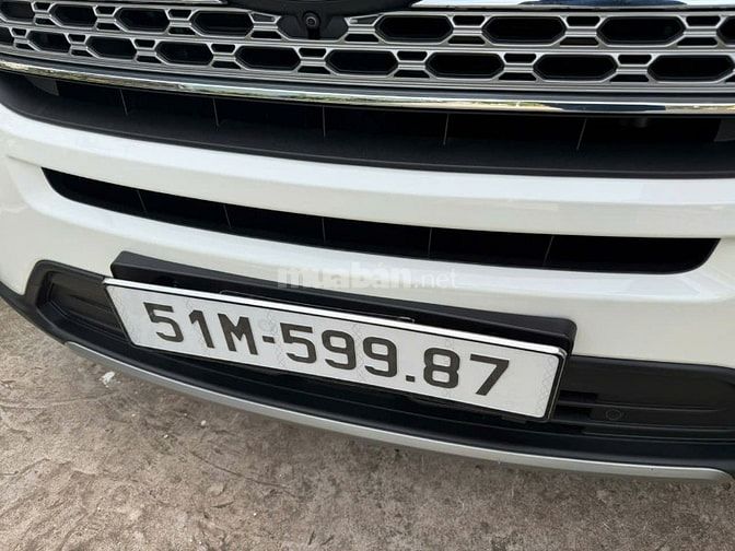 Cần bán 1 xe Ford Explorer đi được 32.000 km, xe còn mới toanh