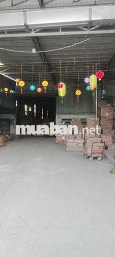 PHỤ XE BỐC XẾP GẠCH MEN TẠI BÌNH CHÁNH
