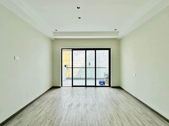 Siêu phẩm mới xây 343/3Bis Sư Vạn Hạnh, 3pn, 3tầng