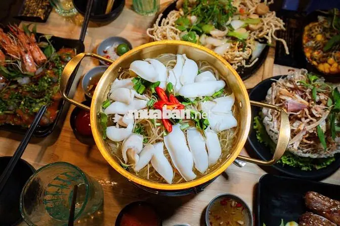 Tuyển phục vụ lương cao