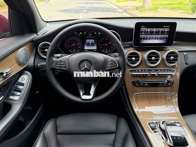 Mercedes GLC250 4Matic 2019 Đỏ