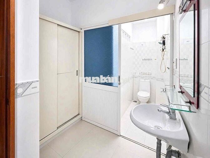 PHÚ NHUẬN 4 TẦNG BTCT CÁCH 50m ra MT hoàng văn thụ