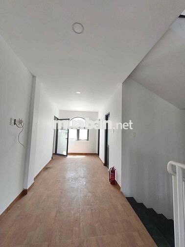 HÀNG HIẾM 6x20M – 17 PHÒNG CHDV – DÒNG TIỀN 600TR/NĂM – GIÁ 6.9 TỶ TL