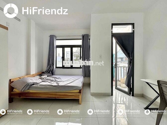 PHÒNG CHỈ TÍNH ĐIỆN FULL NỘI THẤT BAN CÔNG NGAY CÔNG VIÊN LÀNG HOA