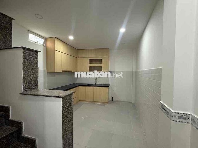 NHÀ HẺM XE HƠI ĐƯỜNG NGUYỄN DU GẦN ĐẠI HỌC CÔNG NGHIỆP 4 CÓ MÁY LẠNH
