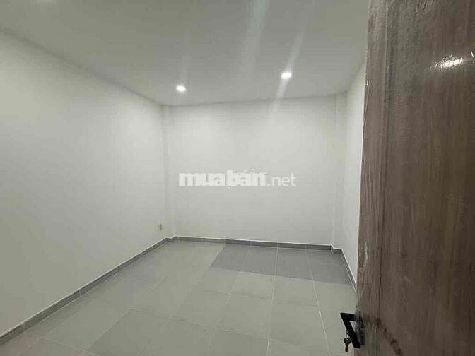 NHÀ HẺM XE HƠI ĐƯỜNG NGUYỄN DU GẦN ĐẠI HỌC CÔNG NGHIỆP 4 CÓ MÁY LẠNH