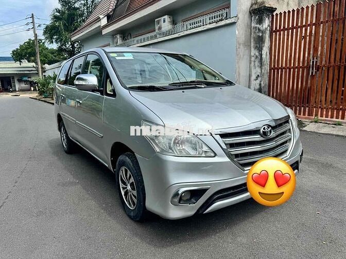 Toyota Innova 2010 Bạc 7 chỗ