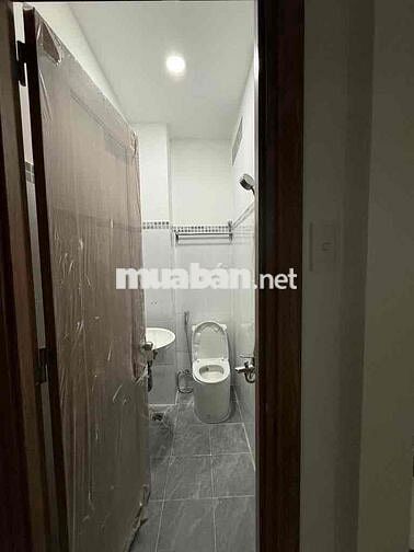 NHÀ HẺM XE HƠI ĐƯỜNG NGUYỄN DU GẦN ĐẠI HỌC CÔNG NGHIỆP 4 CÓ MÁY LẠNH