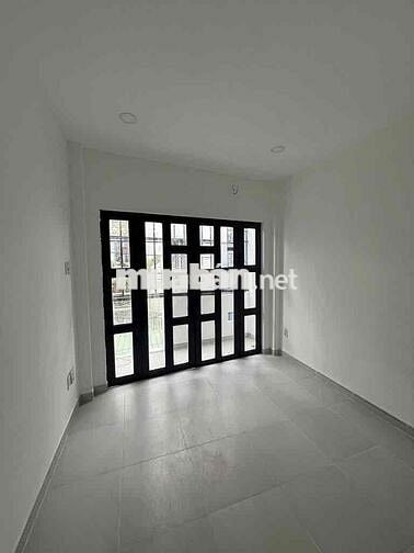 NHÀ HẺM XE HƠI ĐƯỜNG NGUYỄN DU GẦN ĐẠI HỌC CÔNG NGHIỆP 4 CÓ MÁY LẠNH