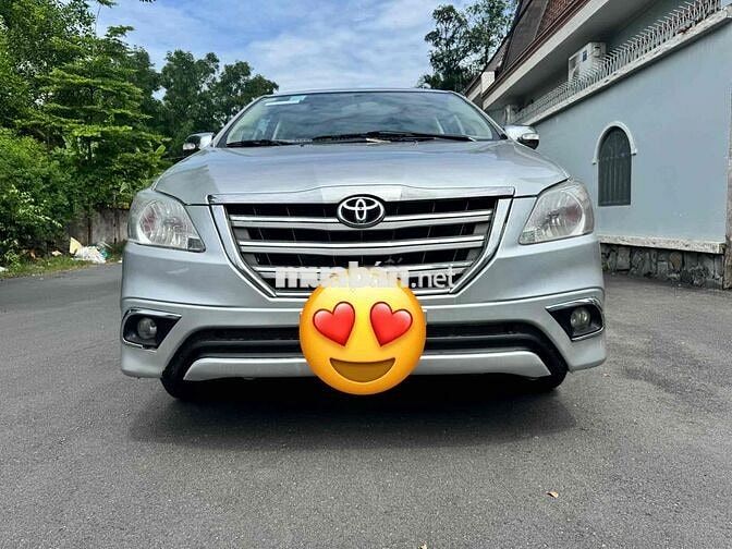 Toyota Innova 2010 Bạc 7 chỗ