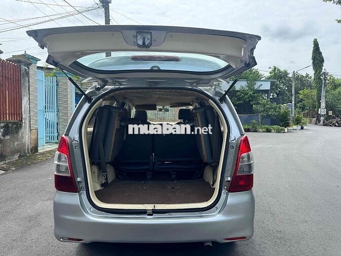 Toyota Innova 2010 Bạc 7 chỗ