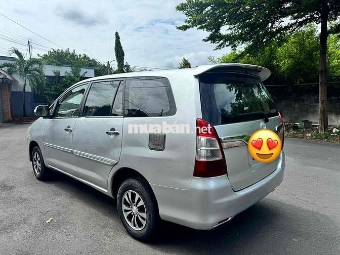 Toyota Innova 2010 Bạc 7 chỗ