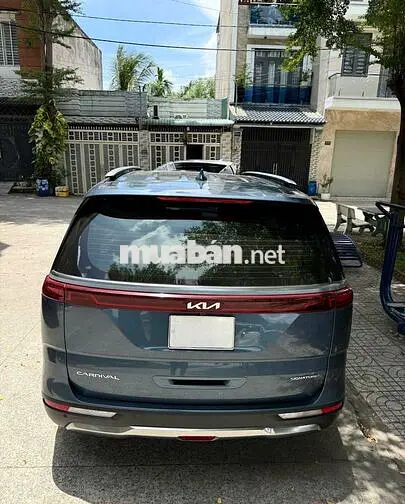 Kia Carnival Signature 2022 70000 km Xám