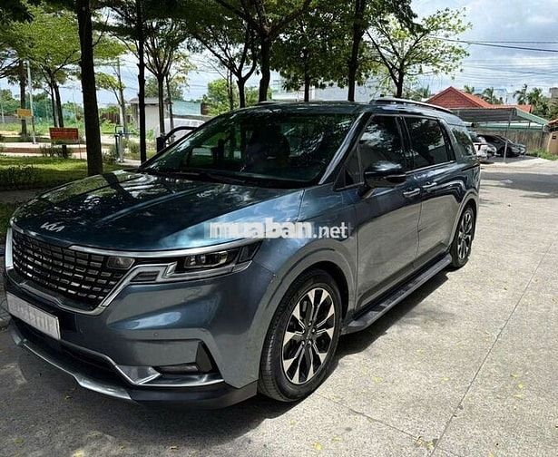 Kia Carnival Signature 2022 70000 km Xám