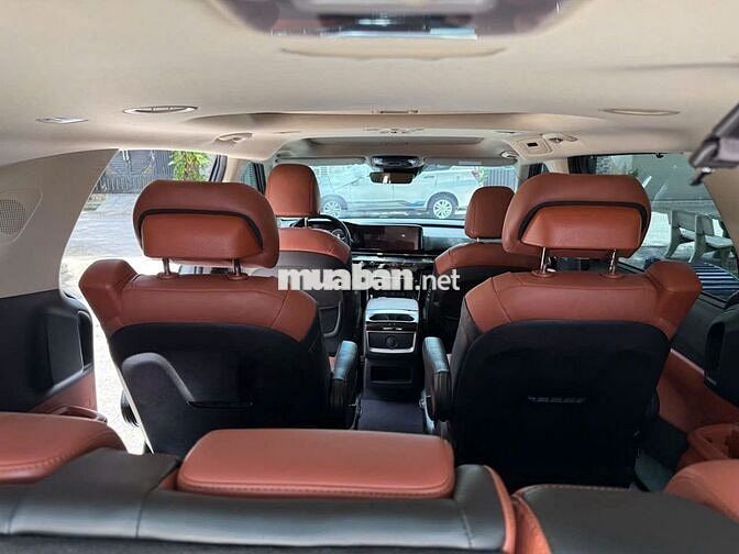 Kia Carnival Signature 2022 70000 km Xám