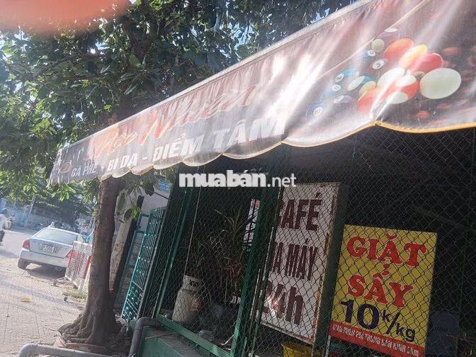 Nhân viên phục vụ làm theo ca