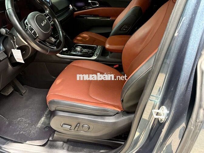 Kia Carnival Signature 2022 70000 km Xám