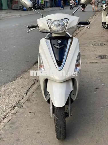 Yamaha Acruzo Trắng
