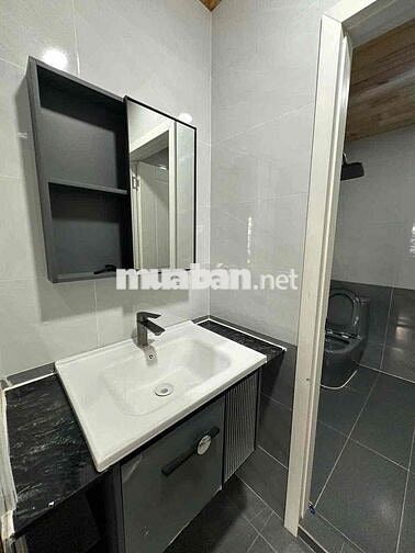 CHO THUÊ PENTHOUSE KHÔNG GÁC – CÓ SÂN THƯỢNG – THOÁNG MÁT