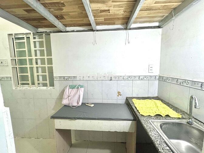 CHO THUÊ PHÒNG NGAY NHÀ GA T3 GIÁ 3xx