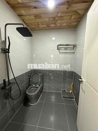 CHO THUÊ PENTHOUSE KHÔNG GÁC – CÓ SÂN THƯỢNG – THOÁNG MÁT
