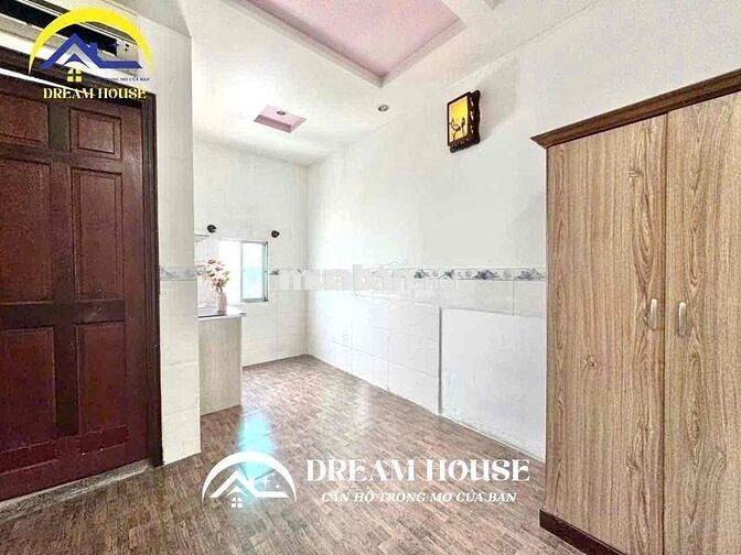 Phòng Thoáng Mát Sạch Sẽ Ngay Trung Tâm Tân Bình Giá Rẻ