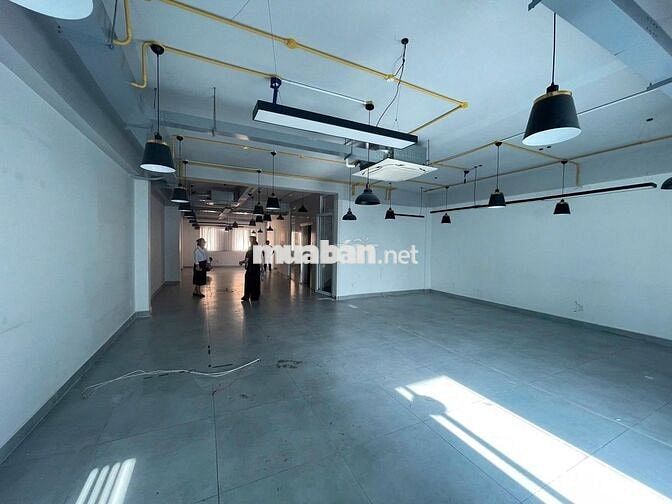 Cho thuê Điện biên phủ Bình thạnh-DT: 7X25m-Hầm 4L, Có PCCC -Giá:100tr