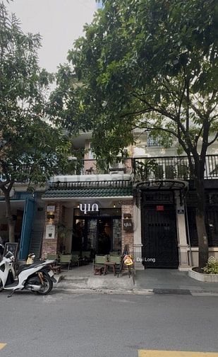 Bán nhà 4 tầng sẵn thang máy mặt tiền Thảo Điền giá chỉ 24 tỷ.