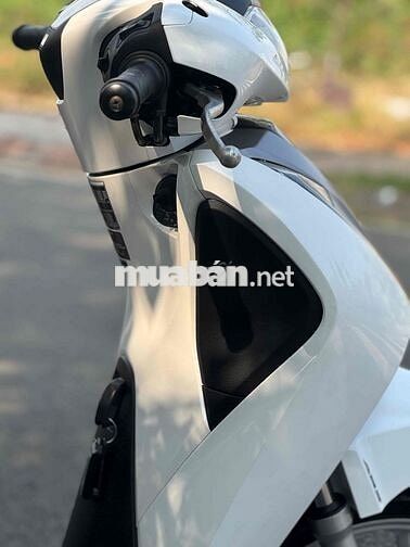 Honda SHVN 150 Trắng Tự động Thắng ABS
