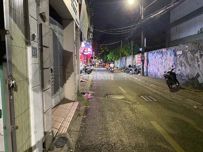 Chính chủ cho thuê nhà DT 12 m2 mặt phố Khương Thượng, tiện KD gần ĐH