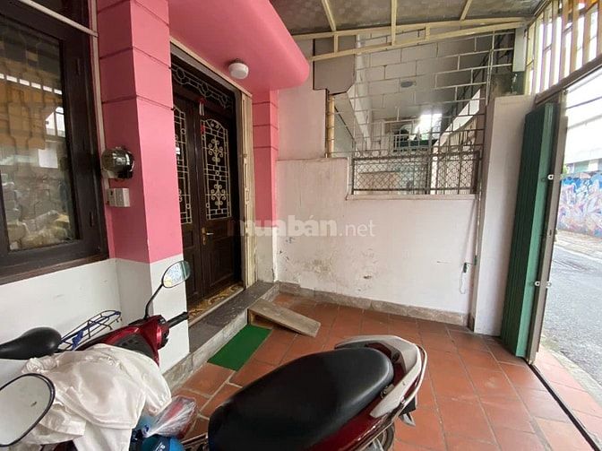 Chính chủ cho thuê nhà DT 12 m2 mặt phố Khương Thượng, tiện KD gần ĐH