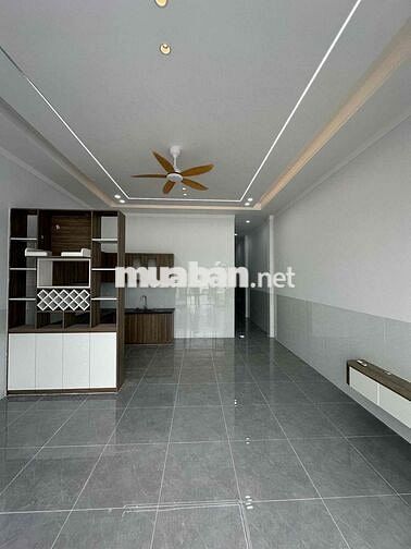 Trả trước 450Tr có nhà mới đẹp 2pn 5x23 dân đông