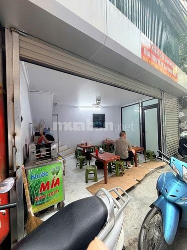 Bán nhà mặt phố đê Trần Khát Chân, DT 24m2 x 2 tầng, MT 6m