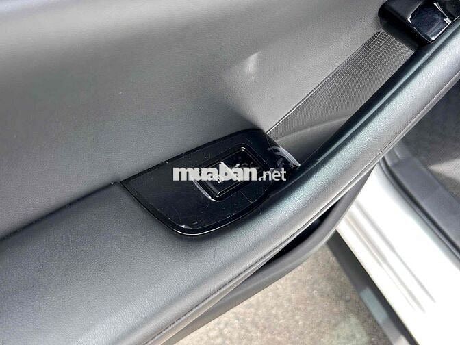 Mazda Mazda 3 Luxury 2025 Trắng 7.800km