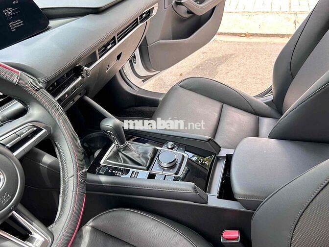 Mazda Mazda 3 Luxury 2025 Trắng 7.800km