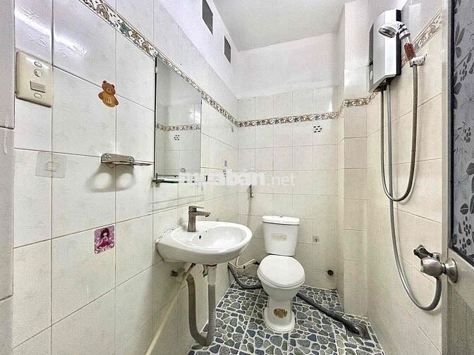 PHÒNG TRỌ GẦN ĐHYD Q5 3km Ở ĐƯỢC 4 người - FULL NỘI THẤT - FREE XE