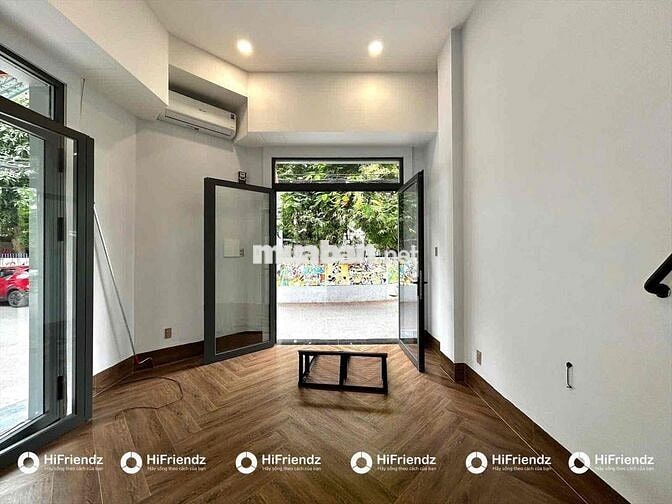dạng nhà nguyên căn ngay góc hẻm Bùi Đình Tuý gần Hutech, GTVT, UEF