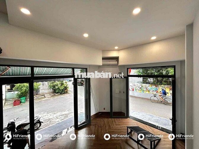 dạng nhà nguyên căn ngay góc hẻm Bùi Đình Tuý gần Hutech, GTVT, UEF